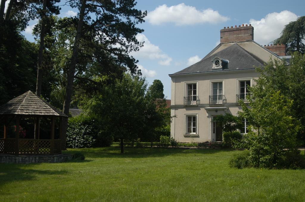 Bed and Breakfast Cèdre et Charme Saint-Branchs Esterno foto